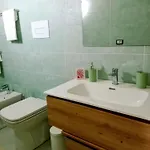 Apartment Bright 2-bedroom Near *