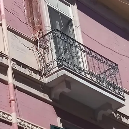 Bright 2-bedroom Near *