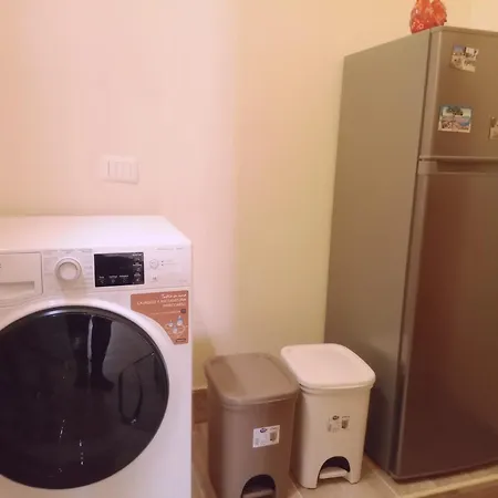 Bright 2-bedroom Near Naples