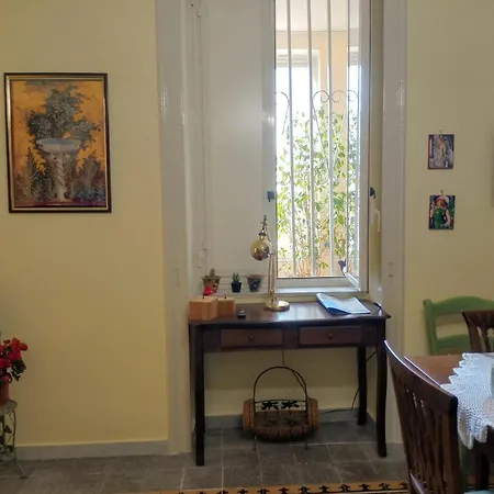 Bright 2-bedroom Near * Naples
